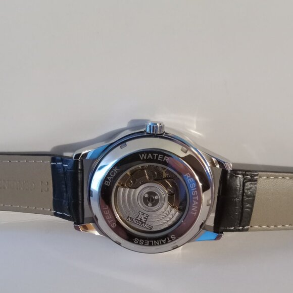 Men's Watch - Picture 3 of 7